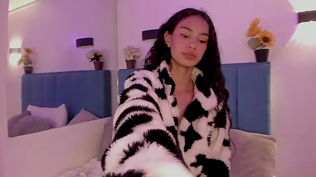 Anniie  Evans online show from January 2026 06:00:01 PM