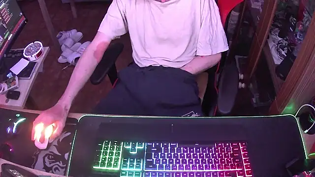 Snapshot of DerGeileLoveboy chatting on March 2025 02:39:01 AM DerGeileLoveboy online show from March 2025 02:39:01 AM