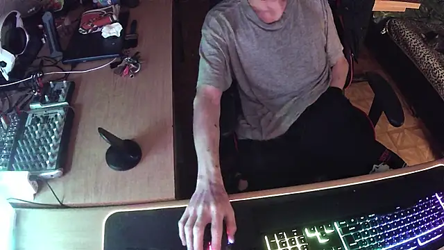 Snapshot of DerGeileLoveboy chatting on October 2025 01:23:01 AM DerGeileLoveboy online show from October 2025 01:23:01 AM