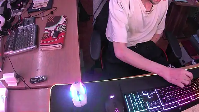 Snapshot of DerGeileLoveboy chatting on October 2025 05:28:01 AM DerGeileLoveboy online show from October 2025 05:28:01 AM