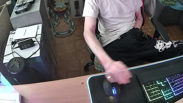 Snapshot of DerGeileLoveboy chatting on November 2025 08:13:02 AM DerGeileLoveboy online show from November 2025 08:13:02 AM