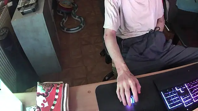 Snapshot of DerGeileLoveboy chatting on November 2025 01:56:02 PM DerGeileLoveboy online show from November 2025 01:56:02 PM