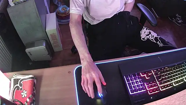 Snapshot of DerGeileLoveboy chatting on December 2025 02:43:02 AM DerGeileLoveboy online show from December 2025 02:43:02 AM