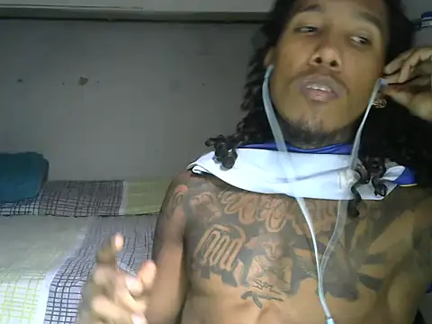 Snapshot of LaurentBrown chatting on October 2025 06:09:01 PM LaurentBrown online show from October 2025 06:09:01 PM