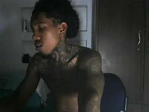 Snapshot of LaurentBrown chatting on October 2025 04:57:02 AM LaurentBrown online show from October 2025 04:57:02 AM