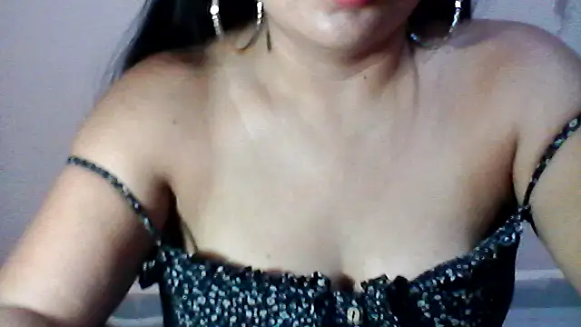 Snapshot of shashel5 chatting on April 2026 10:04:02 PM shashel5 online show from April 2026 10:04:02 PM