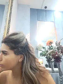 Snapshot of Bella_Posh chatting on October 2025 04:35:02 AM Bella Posh online show from October 2025 04:35:02 AM