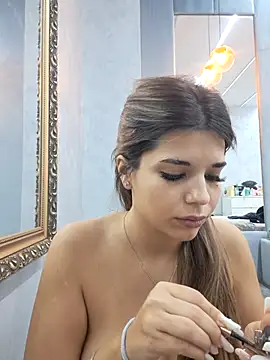 Snapshot of Bella_Posh chatting on November 2025 05:40:01 AM Bella Posh online show from November 2025 05:40:01 AM