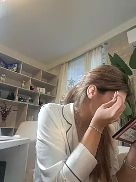 Snapshot of Bella_Posh chatting on January 2026 06:48:01 AM Bella Posh online show from January 2026 06:48:01 AM