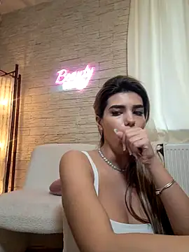 Snapshot of Bella_Posh chatting on February 2026 07:18:01 AM Bella Posh online show from February 2026 07:18:01 AM