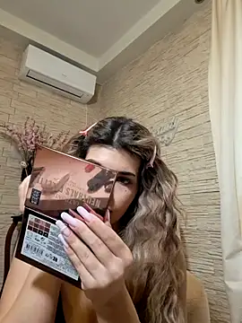 Snapshot of Bella_Posh chatting on February 2026 01:07:02 PM Bella Posh online show from February 2026 01:07:02 PM