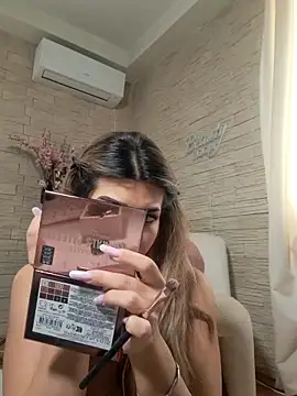 Snapshot of Bella_Posh chatting on February 2026 07:50:01 AM Bella Posh online show from February 2026 07:50:01 AM