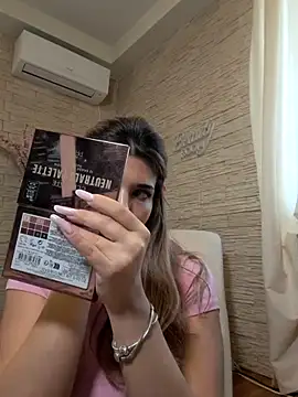 Snapshot of Bella_Posh chatting on February 2026 08:13:01 AM Bella Posh online show from February 2026 08:13:01 AM