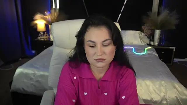 LilyFoxyy online show from November 2025 01:51:01 PM