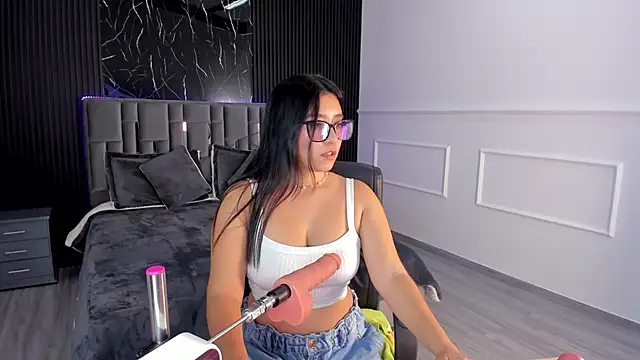 Ibbiebennett online show from February 2025 07:47:01 PM