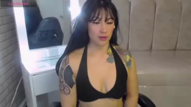 Isabella Collen v online show from April 2026 01:14:01 PM