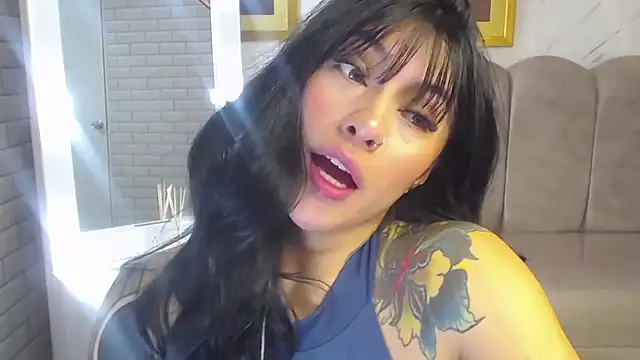 Snapshot of Isabella_Collen_v chatting on May 2026 01:06:01 PM Isabella Collen v online show from May 2026 01:06:01 PM