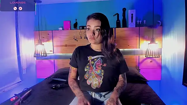 ChloeAllennn online show from March 2026 04:24:02 PM