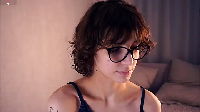 Snapshot of SibleyBurner chatting on November 2025 06:52:02 PM SibleyBurner online show from November 2025 06:52:02 PM