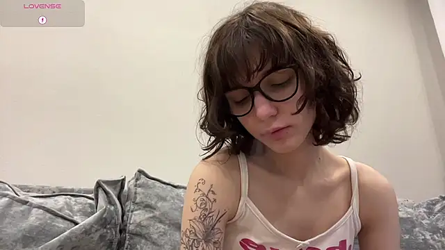 Snapshot of SibleyBurner chatting on March 2026 04:25:01 AM SibleyBurner online show from March 2026 04:25:01 AM