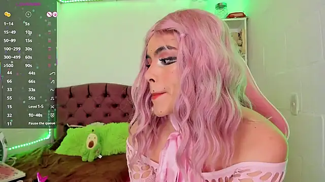 Snapshot of kit_kat_10 chatting on February 2025 01:32:01 AM kit kat 10 online show from February 2025 01:32:01 AM