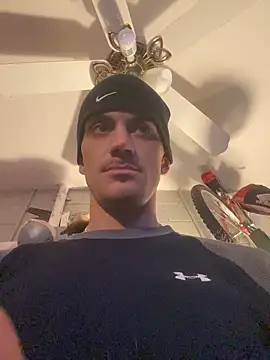 Polaroid White online show from November 2025 03:04:01 AM