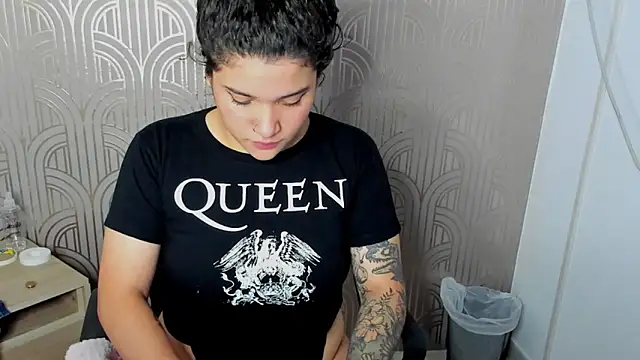 Snapshot of BloodyMaary_ chatting on February 2025 03:27:01 PM BloodyMaary online show from February 2025 03:27:01 PM