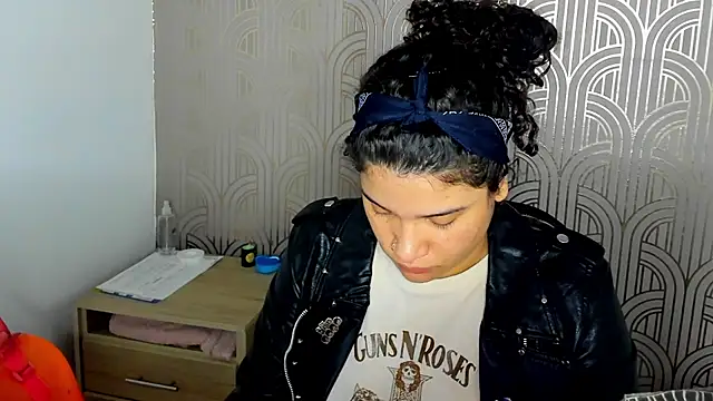 Snapshot of BloodyMaary_ chatting on March 2025 11:49:02 AM BloodyMaary online show from March 2025 11:49:02 AM