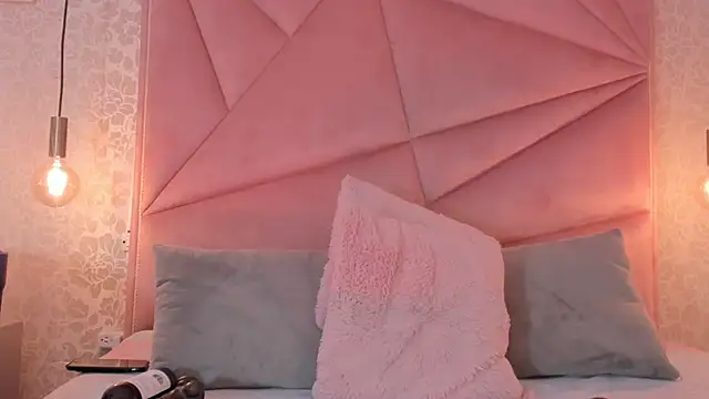 SalomeHills   online show from March 2025 04:41:01 PM