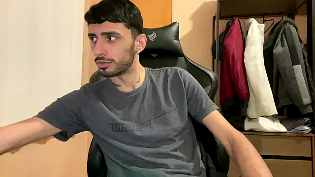 Snapshot of iendriw chatting on October 2025 11:46:02 PM iendriw online show from October 2025 11:46:02 PM