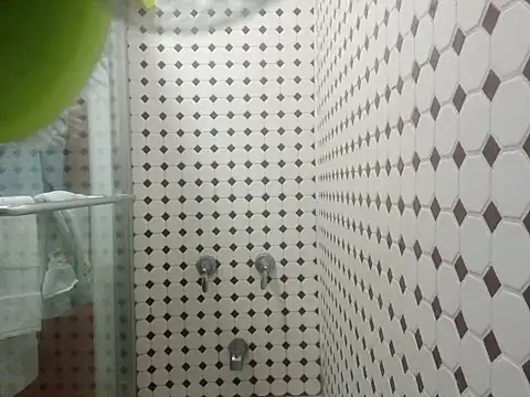 Snapshot of Russell1010 chatting on March 2025 12:29:02 AM Russell1010 online show from March 2025 12:29:02 AM