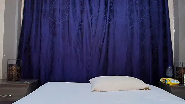 Effie cooper online show from March 2025 07:25:01 PM