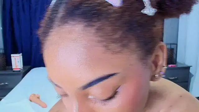 Effie cooper online show from March 2025 08:19:01 PM