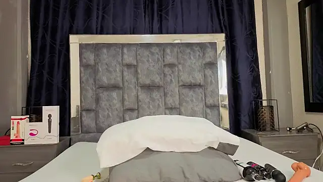 Effie cooper online show from October 2025 08:51:02 PM