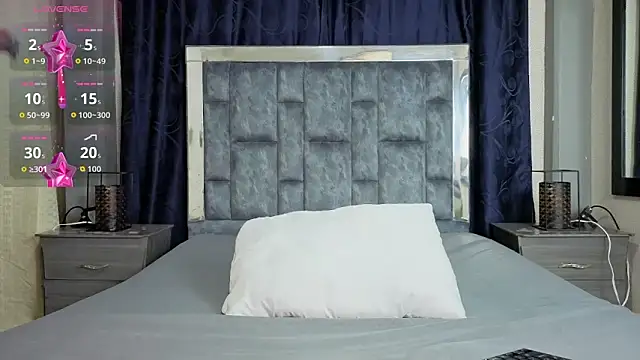 Effie cooper online show from October 2025 08:30:02 PM