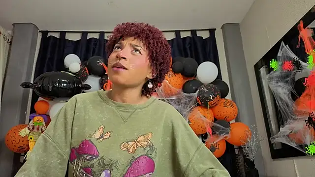 Effie cooper online show from October 2025 07:26:02 PM