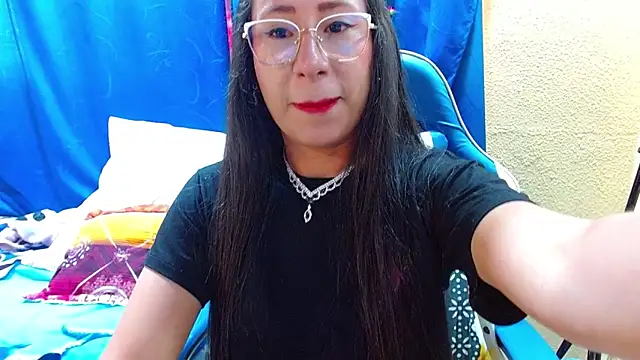 Snapshot of Gia_leinn chatting on June 2026 07:02:02 PM Gia leinn online show from June 2026 07:02:02 PM