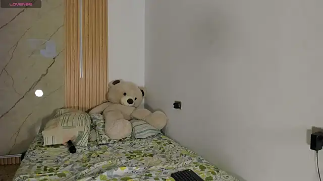 flor herrera01 online show from April 2026 07:09:02 AM