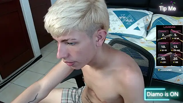 Snapshot of matteo_foxx chatting on March 2025 10:10:01 PM matteo foxx online show from March 2025 10:10:01 PM