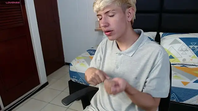 Snapshot of matteo_foxx chatting on March 2025 02:34:01 AM matteo foxx online show from March 2025 02:34:01 AM