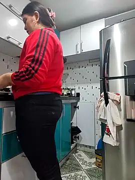 krolay16 online show from September 2025 08:25:01 PM