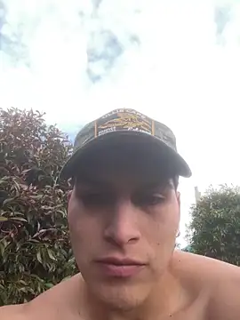 Snapshot of MaxxxSteil chatting on October 2025 10:31:01 PM MaxxxSteil online show from October 2025 10:31:01 PM