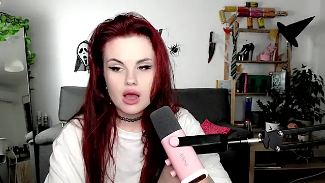 Snapshot of Della_Ideal chatting on October 2025 05:02:02 PM Della Ideal online show from October 2025 05:02:02 PM