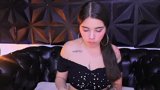 DaphneGlas online show from March 2025 08:12:01 PM