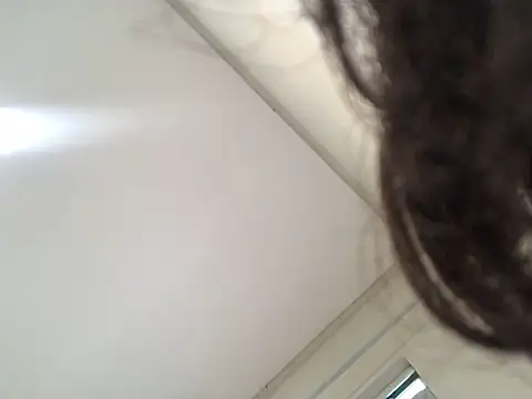 KiaraCut online show from May 2026 08:18:02 PM