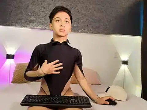 Snapshot of Dante_bre chatting on March 2025 12:17:01 PM Dante bre online show from March 2025 12:17:01 PM