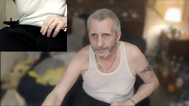 maxdaddy690 online show from May 2026 11:34:04 PM