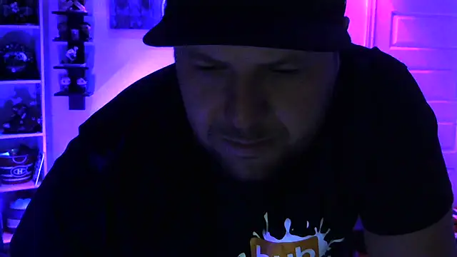 Snapshot of MickDollz chatting on February 2025 05:20:01 AM MickDollz online show from February 2025 05:20:01 AM