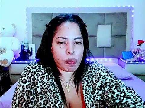 Snapshot of indiantopaz694u chatting on July 2026 05:58:01 AM indiantopaz694u online show from July 2026 05:58:01 AM