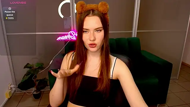 ElenaOconar online show from October 2025 07:34:01 PM